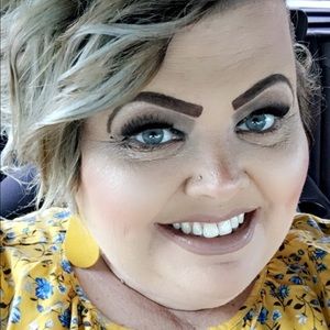 Meet your Posher, Cari